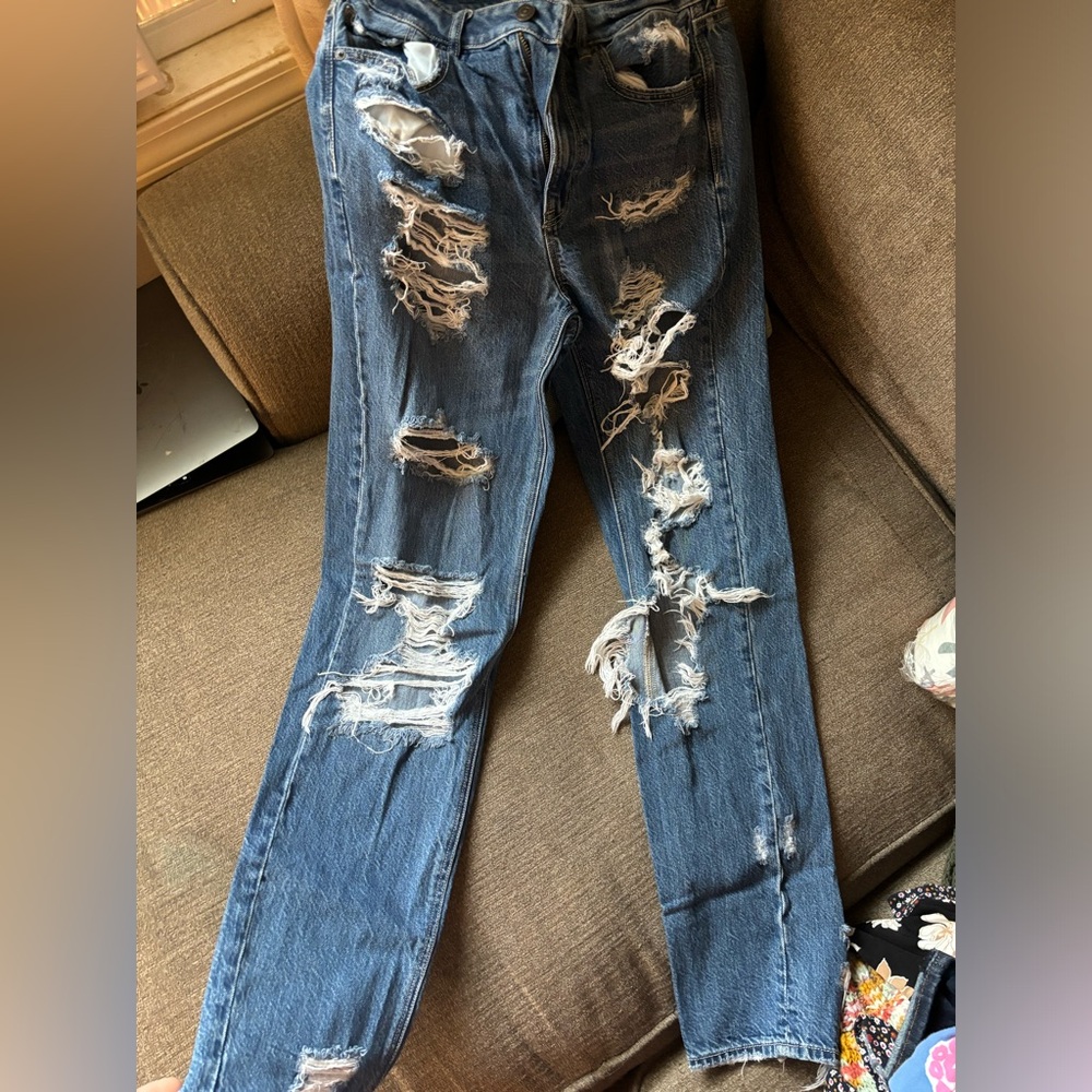 American Eagle mom style destroyed jeans. Size 6 extra long (35 inseam)